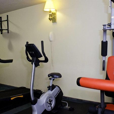 Red Carpet Inn Fanta Suites Hotel Ґрінвуд Екстер'єр фото