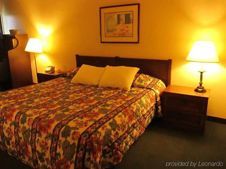 Red Carpet Inn Fanta Suites Hotel Ґрінвуд Екстер'єр фото