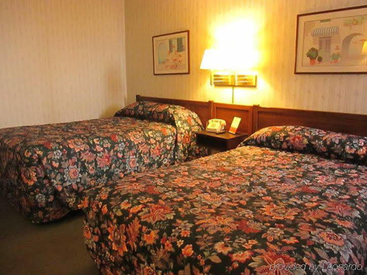 Red Carpet Inn Fanta Suites Hotel Ґрінвуд Екстер'єр фото