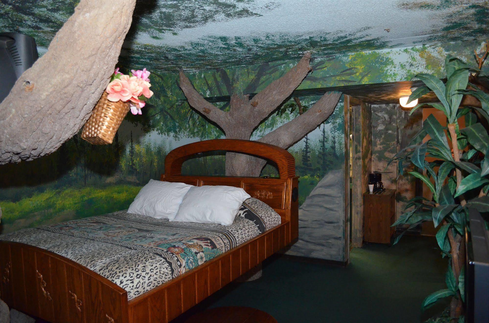 Red Carpet Inn Fanta Suites Hotel Ґрінвуд Екстер'єр фото