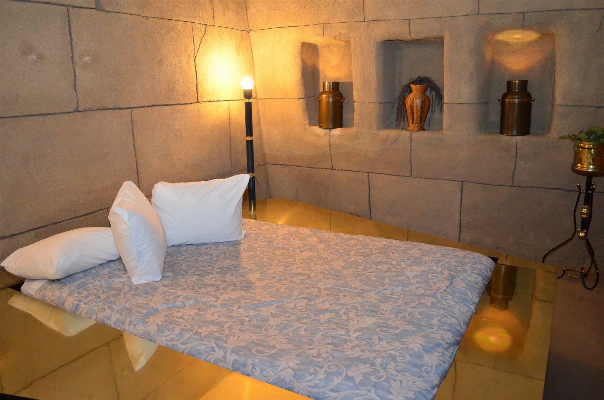 Red Carpet Inn Fanta Suites Hotel Ґрінвуд Екстер'єр фото