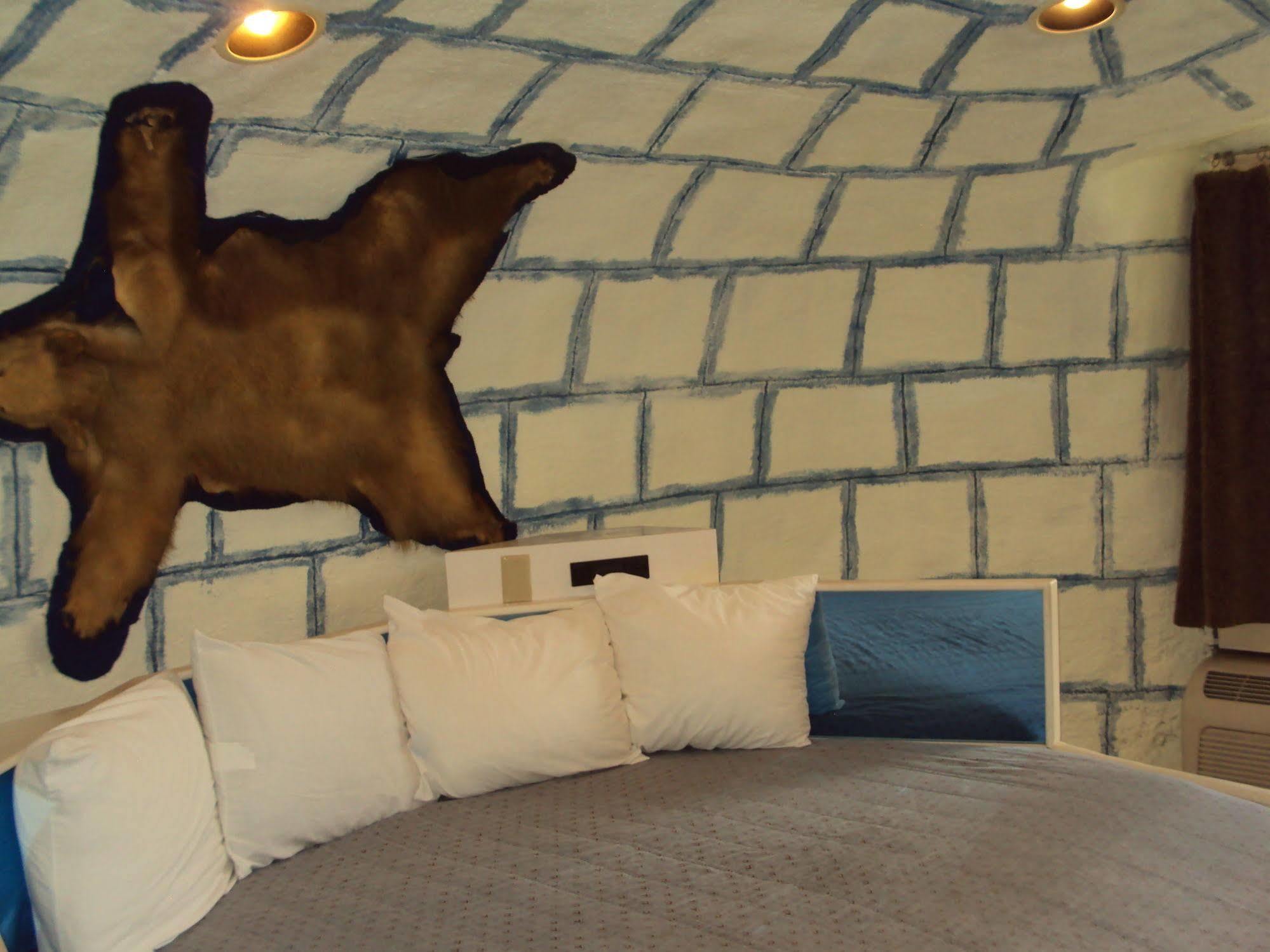 Red Carpet Inn Fanta Suites Hotel Ґрінвуд Екстер'єр фото