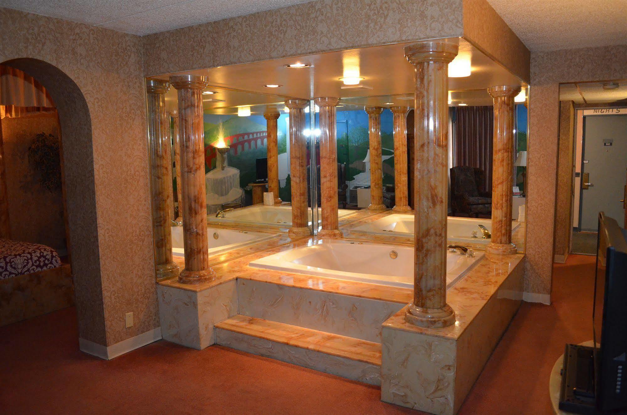 Red Carpet Inn Fanta Suites Hotel Ґрінвуд Екстер'єр фото
